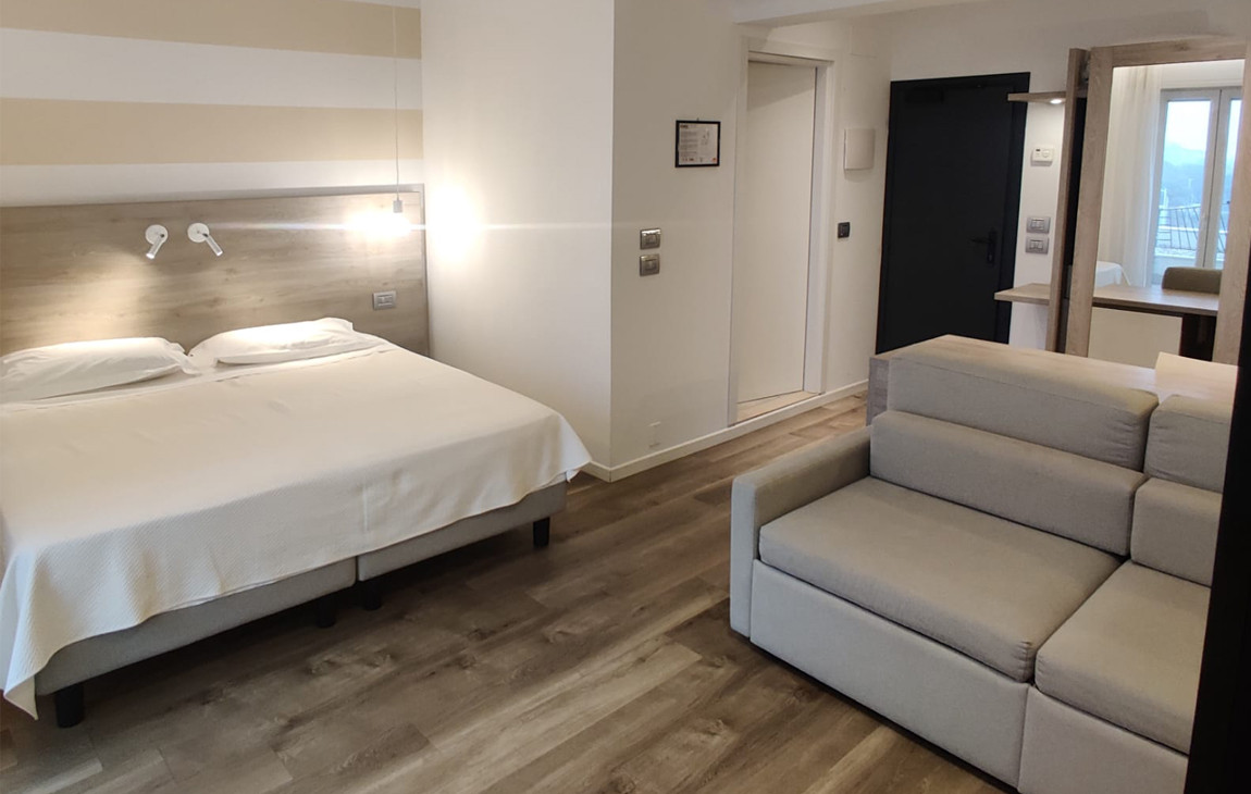 media.Camere-Junior-Suite_1_Hotel-Sarti-Riccione
