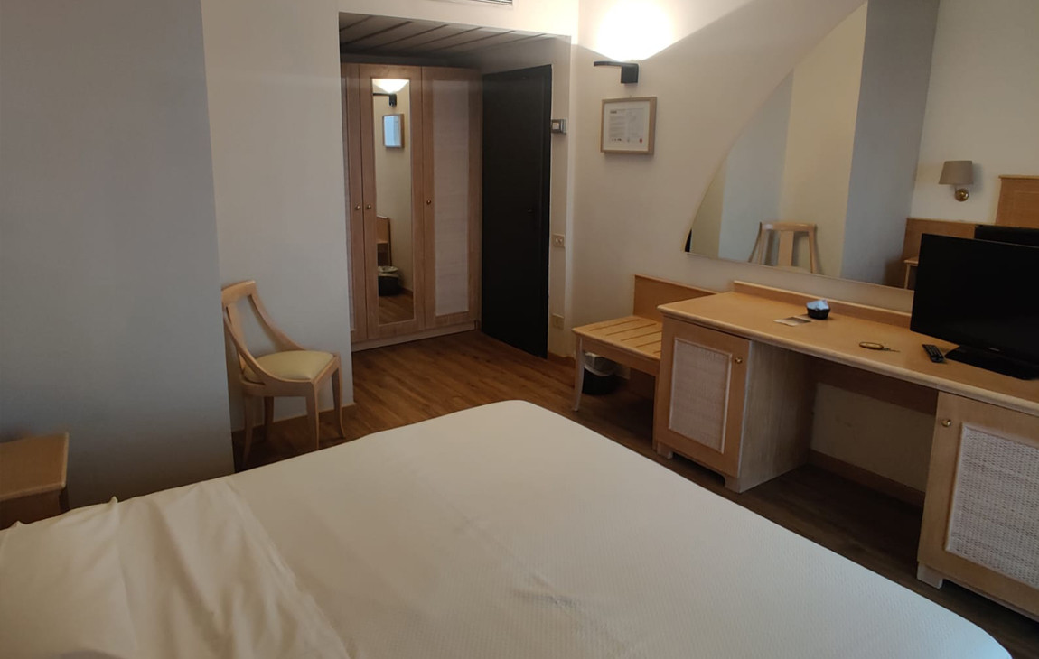 media.Camere-Standard_2Hotel-Sarti-Riccione