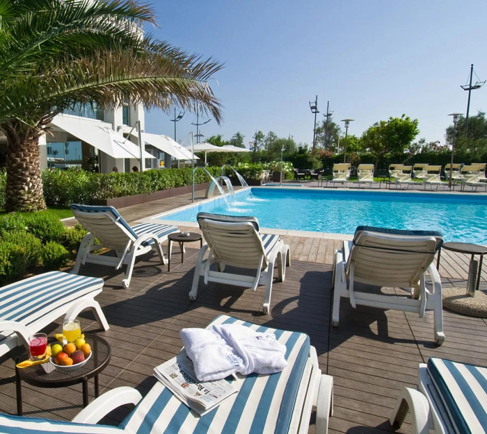 media.Gallery-Piscina_2Hotel-Sarti-Riccione