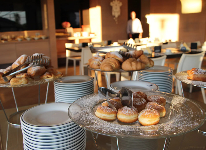 media.Gallery-Colazione_3Hotel-Sarti-Riccione
