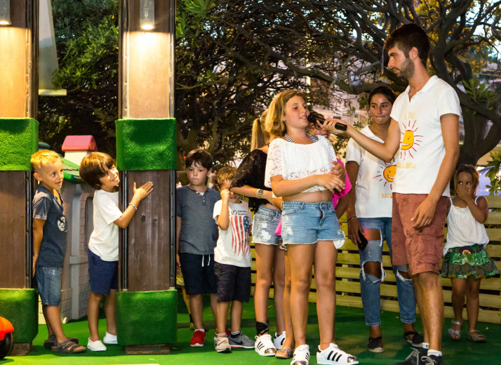 media.Slide-Animazione_2Hotel-Sarti-Riccione